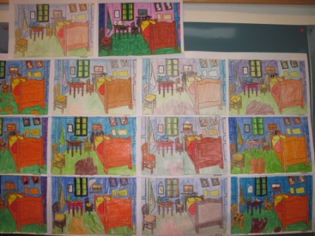 12. Pannello 2 con stanze di Van Gogh colorate con pastelli, pennarelli, pastelli a cera.